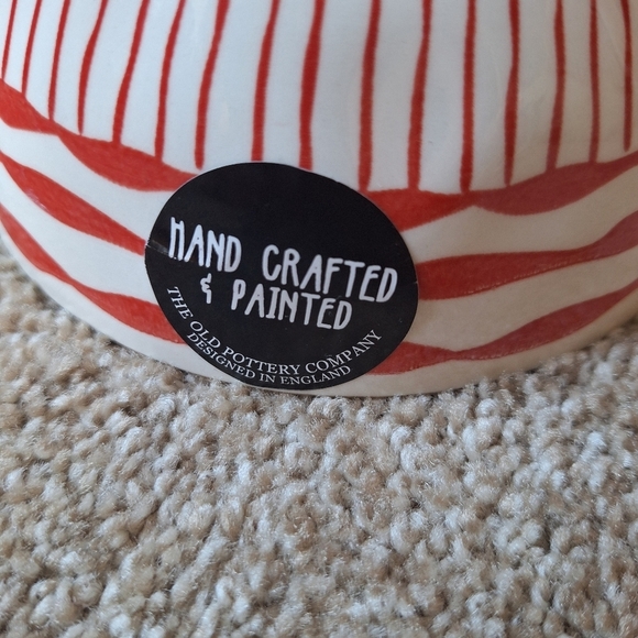 The Old Pottery Company Red/White Bowl with gold rim 6" - Picture 4 of 5